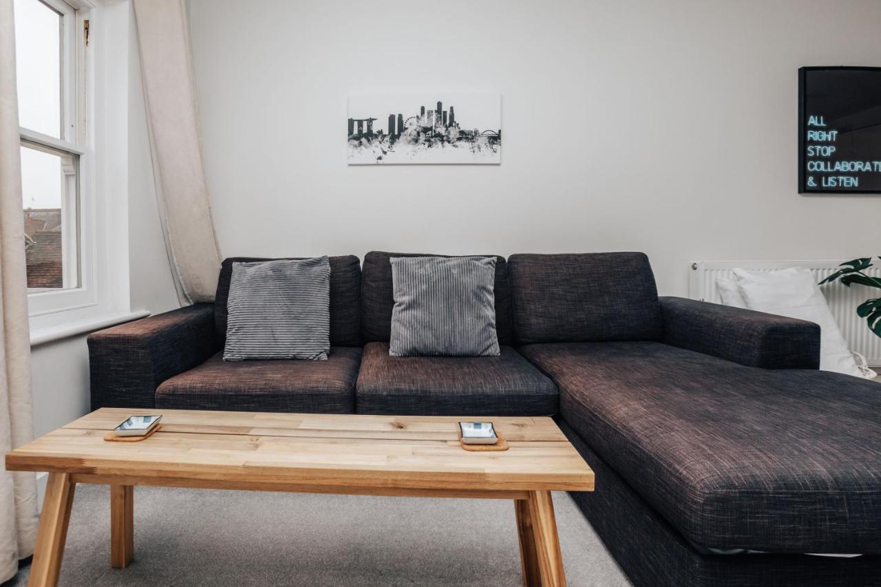 Central Modern Flat For 4-6 & Dedicated Parking Henley-on-Thames Exterior foto